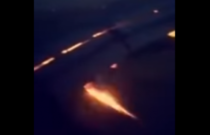 Un motor al avionului care transporta nationala Arabiei Saudite a luat foc in zbor - VIDEO 
