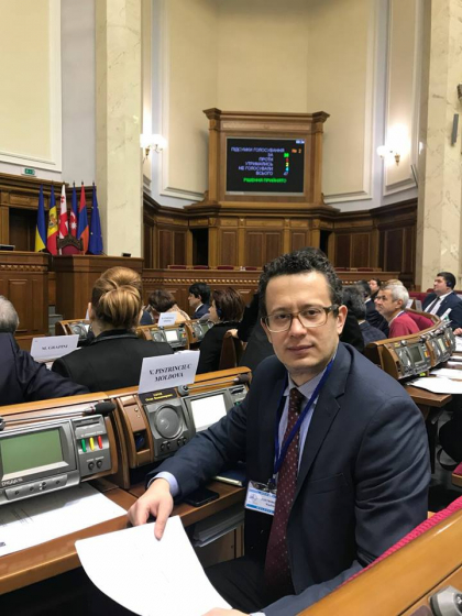 Vadim Pistrinciuc, despre faptul ca instanta nu a validat rezultatele alegerilor: " Adio democratie, inseamna mult mai mult si mult mai grav. Distrugerea "contractului social" dintre cetateni si putere" Vadim Pistrinciuc, despre faptul ca instanta nu a validat rezultatele alegerilor: " Adio democratie, inseamna mult mai mult si mult mai grav. Distrugerea "contractului social" dintre cetateni si putere"