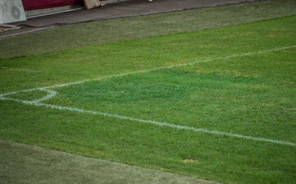 Un fotbalist de doar 30 de ani a murit in timpul unui meci, dupa ce a fost lovit la cap Un fotbalist de doar 30 de ani a murit in timpul unui meci, dupa ce a fost lovit la cap