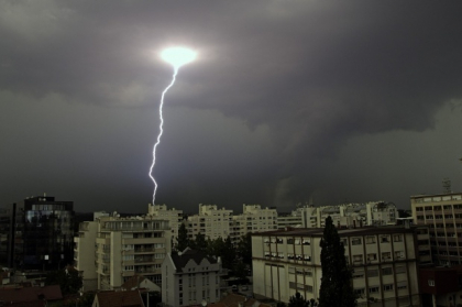 Avem un nou cod galben... de vreme rea. Avertizarea facuta de meteorologi - FOTO
