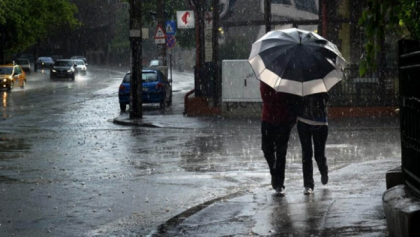Ploi puternice, vant si descarcari electrice. Avertizarea meteorologilor. Pana cand este valabil codul galben de vreme rea - FOTO