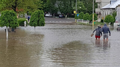 Ploi puternice se asteapta de astazi in toata tara. Codul galben a intrat in vigoare. Avertizarea facuta de meteorologi Ploi puternice se asteapta de astazi in toata tara. Codul galben a intrat in vigoare. Avertizarea facuta de meteorologi