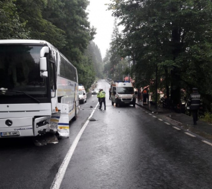 Autocar cu turisti francezi, implicat intr-un accident in Romania: un mort - FOTO