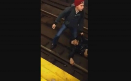 Un barbat din America a supravietuit dupa ce a trecut metroul peste el. Cum s-a intamplat totul. VIDEO Un barbat din America a supravietuit dupa ce a trecut metroul peste el. Cum s-a intamplat totul. VIDEO
