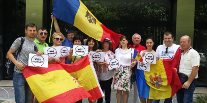 Roma, Berlin, Barcelona. Moldovenii din diaspora se mobilizeaza pentru protestul de astazi, pentru a-si manifesta indignarea si dezamagirea fata de invalidarea alegerilor de la Chisinau - ZdG Roma, Berlin, Barcelona. Moldovenii din diaspora se mobilizeaza pentru protestul de astazi, pentru a-si manifesta indignarea si dezamagirea fata de invalidarea alegerilor de la Chisinau - ZdG