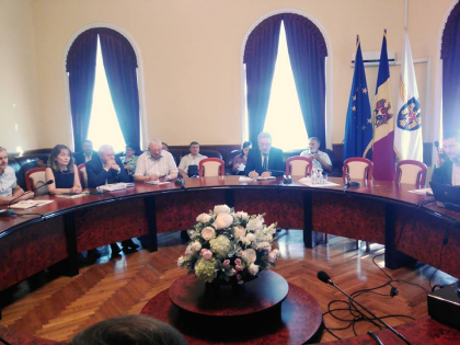 URMARESTE LIVE. Sedinta saptamanala a serviciilor primariei Chisinau din 02 iulie 2018 URMARESTE LIVE. Sedinta saptamanala a serviciilor primariei Chisinau din 02 iulie 2018