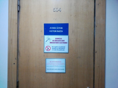 URMARESTE LIVE. Procurorii cer mandat de arestare pe numele principalului suspect care l-a impuscat pe fiul analistului politic Anatol Taranu URMARESTE LIVE. Procurorii cer mandat de arestare pe numele principalului suspect care l-a impuscat pe fiul analistului politic Anatol Taranu