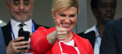 Imagini fabuloase dupa victoria Croatiei in fata Rusiei! Presedintele tarii a cantat cu jucatorii in vestiar - VIDEO | PROGRAMUL SEMIFINALELOR