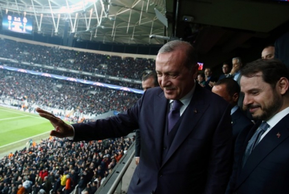 Erdogan l-a numit in functia de ministru al finantelor pe ginerele sau Erdogan l-a numit in functia de ministru al finantelor pe ginerele sau