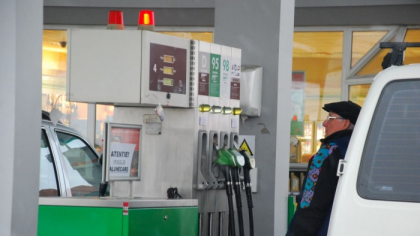 Scumpirea carburantilor se amana. Judecatoria Chisinau a suspendat Ordinul ANRE de majorare a preturilor pentru benzina si motorina, pana la emiterea unei hotarari irevocabile Scumpirea carburantilor se amana. Judecatoria Chisinau a suspendat Ordinul ANRE de majorare a preturilor pentru benzina si motorina, pana la emiterea unei hotarari irevocabile