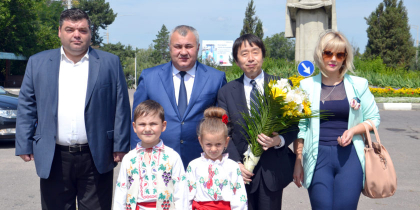 Vizita oficiala la Balti: Ambasadorul Japoniei in R. Moldova vorbeste romana, primarul orasului - rusa - VIDEO Vizita oficiala la Balti: Ambasadorul Japoniei in R. Moldova vorbeste romana, primarul orasului - rusa - VIDEO
