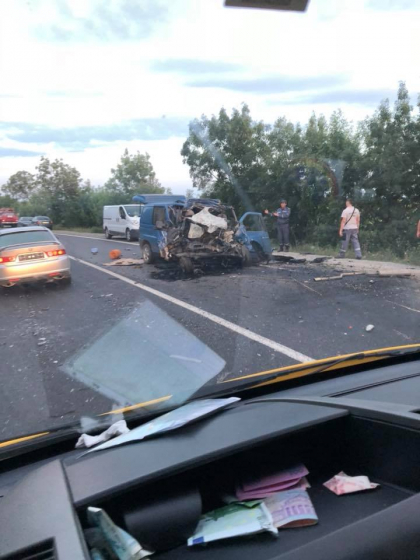 Grav accident in raionul Stefan Voda, langa localitatea Palanca. O masina, facuta zob - FOTO