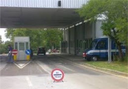 Un sofer roman din Italia a sarit din camion in mers cand a vazut politia. Ce transporta Un sofer roman din Italia a sarit din camion in mers cand a vazut politia. Ce transporta