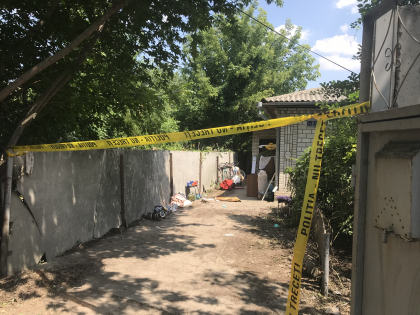 Un tanar de 19 ani, din Balti, transportat la spital in stare grava, dupa ce o grenada i-a explodat in maini: a fost ranita si o tanara care se afla in apropiere - FOTO Un tanar de 19 ani, din Balti, transportat la spital in stare grava, dupa ce o grenada i-a explodat in maini: a fost ranita si o tanara care se afla in apropiere - FOTO