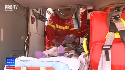 Fetita de cinci ani din Sangerei, care a fost transportata cu elicopterul SMURD la Bucuresti dupa ce s-a intoxicat cu paracetamol, s-a stins la un spital de acolo Fetita de cinci ani din Sangerei, care a fost transportata cu elicopterul SMURD la Bucuresti dupa ce s-a intoxicat cu paracetamol, s-a stins la un spital de acolo