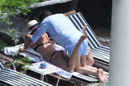 Sharapova, imagini fierbinti in vacanta alaturi de iubitul miliardar. Cum au fost surprinsi la plaja - FOTO Sharapova, imagini fierbinti in vacanta alaturi de iubitul miliardar. Cum au fost surprinsi la plaja - FOTO