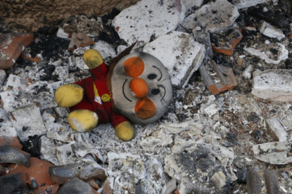 "Poate un suflet sa duca atata durere?" Dramele mamelor care au pierdut totul in incendiile din Grecia "Poate un suflet sa duca atata durere?" Dramele mamelor care au pierdut totul in incendiile din Grecia