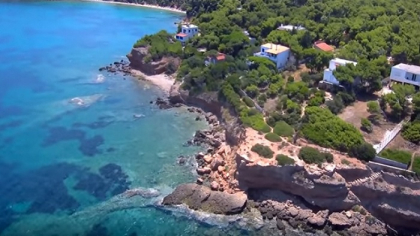 Dintr-un colt de paradis... intr-o gura de iad. Cum arata regiunea de vacanta Mati din Grecia inainte de incendii si cum arata acum. Imagini dramatice filmate cu drona - VIDEO Dintr-un colt de paradis... intr-o gura de iad. Cum arata regiunea de vacanta Mati din Grecia inainte de incendii si cum arata acum. Imagini dramatice filmate cu drona - VIDEO