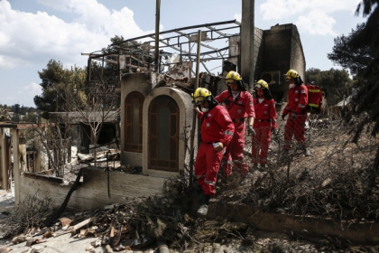 Guvernul de la Atena refuza sa accepte vreo raspundere privind incendiile. Pompierii spun ca oamenii trebuiau evacuati Guvernul de la Atena refuza sa accepte vreo raspundere privind incendiile. Pompierii spun ca oamenii trebuiau evacuati