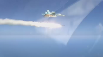 Momentul in care un avion rusesc spulbera o nava cu o racheta supersonica - VIDEO Momentul in care un avion rusesc spulbera o nava cu o racheta supersonica - VIDEO