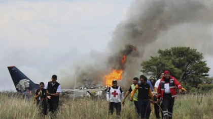 "Nu e un miracol." Cum au reusit sa supravietuiasca cele 103 persoane din avionul prabusit in Mexic "Nu e un miracol." Cum au reusit sa supravietuiasca cele 103 persoane din avionul prabusit in Mexic