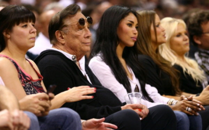 Donald Sterling, interzis pe viata in NBA si amendat cu 2.5 milioane de dolari, dupa scandalul de rasism Donald Sterling, interzis pe viata in NBA si amendat cu 2.5 milioane de dolari, dupa scandalul de rasism