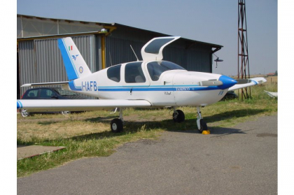 Un avion cu patru pasageri la bord a aterizat fortat pe un camp cu floarea soarelui din Stefan Voda. Autoritatea Aeronautica Civila va investiga toate circumstantele - FOTO Un avion cu patru pasageri la bord a aterizat fortat pe un camp cu floarea soarelui din Stefan Voda. Autoritatea Aeronautica Civila va investiga toate circumstantele - FOTO