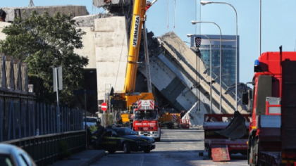 39 de morti, printre care si 2 romani, dupa prabusirea viaductului din Italia. Cautarile continua printre ruine