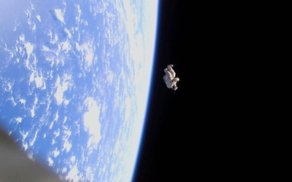 Povestea imaginii NASA devenita viral dupa opt ani. Ce se ascunde in costumul de astronaut care pluteste liber in spatiu Povestea imaginii NASA devenita viral dupa opt ani. Ce se ascunde in costumul de astronaut care pluteste liber in spatiu