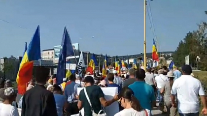 Protest organizat de Miscarea de Rezistenta Nationala in mai multe orase din tara: "Veniti cu noi, va fura si pe voi" - VIDEO