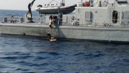 O britanica a fost salvata la 10 ore dupa ce a cazut in mare de pe un vas de croaziera O britanica a fost salvata la 10 ore dupa ce a cazut in mare de pe un vas de croaziera
