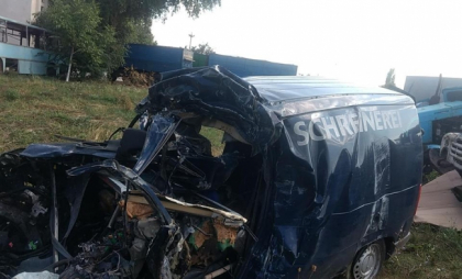 Ce spun medicii despre micutul de patru ani, ranit in teribilul accident de la Stefan Voda, in care trei persoane, printre care si parintii acestuia au decedat. In ce stare se afla acum copilul Ce spun medicii despre micutul de patru ani, ranit in teribilul accident de la Stefan Voda, in care trei persoane, printre care si parintii acestuia au decedat. In ce stare se afla acum copilul