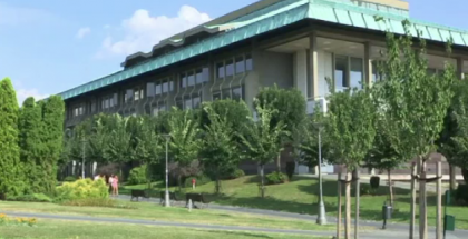 Doua persoane au murit la Biblioteca Nationala din Belgrad, din cauza unui gaz otravitor Doua persoane au murit la Biblioteca Nationala din Belgrad, din cauza unui gaz otravitor