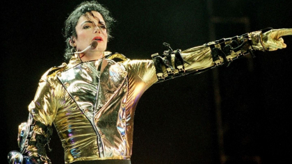 Michael Jackson ar fi implinit 60 de ani. Regele castiga si azi mai multi bani decat multi artisti in viata. Cu cat a depasit-o pe Adele Michael Jackson ar fi implinit 60 de ani. Regele castiga si azi mai multi bani decat multi artisti in viata. Cu cat a depasit-o pe Adele