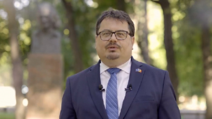 De Ziua Limbii Romane, ambasadorul UE la Chisinau recita o poezie in limba romana - VIDEO De Ziua Limbii Romane, ambasadorul UE la Chisinau recita o poezie in limba romana - VIDEO