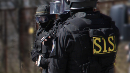 SIS, despre retinerile din aceasta dimineata: "Sapte cetateni straini, suspectati de legaturi cu o grupare islamista au fost declarati indezirabili si expulzati de pe teritoriul Republicii Moldova" SIS, despre retinerile din aceasta dimineata: "Sapte cetateni straini, suspectati de legaturi cu o grupare islamista au fost declarati indezirabili si expulzati de pe teritoriul Republicii Moldova"