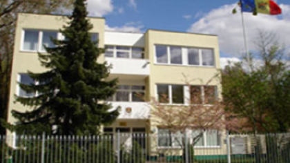 MAEIE: "Ambasada RM de la Berlin si-a sistat activitatea ca urmare a unor proteste anuntate de un grup de cetateni turci. Au fost luate masuri sporite de securitate". Ambasadorul R. Moldova in Germania dezminte informatiile MAEIE: "Ambasada RM de la Berlin si-a sistat activitatea ca urmare a unor proteste anuntate de un grup de cetateni turci. Au fost luate masuri sporite de securitate". Ambasadorul R. Moldova in Germania dezminte informatiile