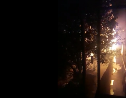 Momentul in care flacarile se extind in blocul din Bucuresti distrus de un incendiu - VIDEO Momentul in care flacarile se extind in blocul din Bucuresti distrus de un incendiu - VIDEO