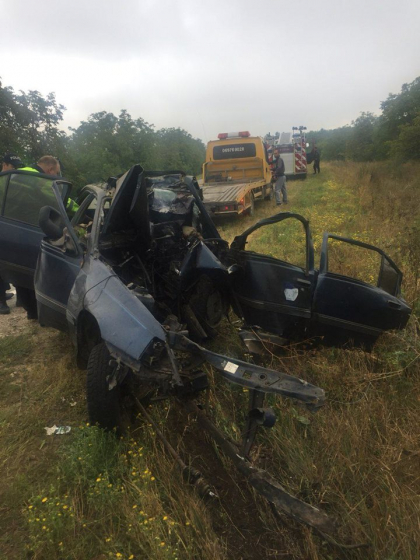 Imagini de la teribilul accident din Orhei, in care patru tineri si-au pierdut viata. Ce a mai ramas din vehicul - FOTO