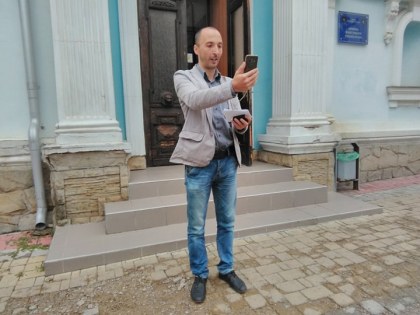Gheorghe Petic a fost citat la Directia de Urmarire Penala intr-un dosar penal. Fostul politist de frontiera spune ca nu are idee despre ce dosar este vorba: "E unul fabricat, sunt curios sa aflu detalii" Gheorghe Petic a fost citat la Directia de Urmarire Penala intr-un dosar penal. Fostul politist de frontiera spune ca nu are idee despre ce dosar este vorba: "E unul fabricat, sunt curios sa aflu detalii"
