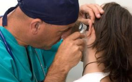 Va doare o singura ureche sau vi se infunda doar o nara? Mergeti rapid la doctor pentru o consultatie Va doare o singura ureche sau vi se infunda doar o nara? Mergeti rapid la doctor pentru o consultatie