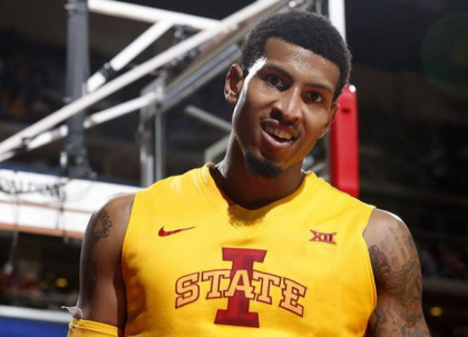 Doi baschetbalisti americani, injunghiati la o terasa din Braila, Romania. Unul are un plaman perforat Doi baschetbalisti americani, injunghiati la o terasa din Braila, Romania. Unul are un plaman perforat