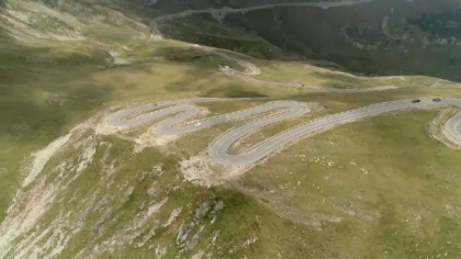 Un munte de prostie, partea II. Cum isi bat joc autoritatile de unul dintre cele mai spectaculoase drumuri din lume Un munte de prostie, partea II. Cum isi bat joc autoritatile de unul dintre cele mai spectaculoase drumuri din lume