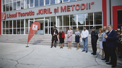 (video/foto) Distractie si voie buna! Motivul pentru care Kaufland a organizat o petrecere copiilor de la Liceul " Kiril si Metodii" (video/foto) Distractie si voie buna! Motivul pentru care Kaufland a organizat o petrecere copiilor de la Liceul " Kiril si Metodii"