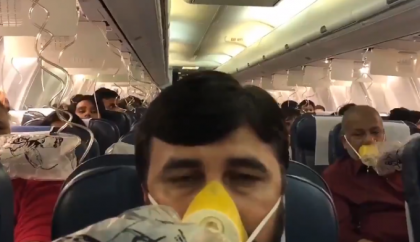 Momente de groaza intr-un avion. Zeci de pasageri au inceput sa sangereze pe nas si prin urechi - VIDEO Momente de groaza intr-un avion. Zeci de pasageri au inceput sa sangereze pe nas si prin urechi - VIDEO