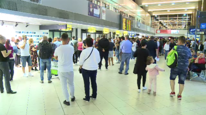 Incident pe aeroportul Otopeni. Roata unei aeronave Turkish Airlines cu 207 de pasageri la bord a luat foc Incident pe aeroportul Otopeni. Roata unei aeronave Turkish Airlines cu 207 de pasageri la bord a luat foc