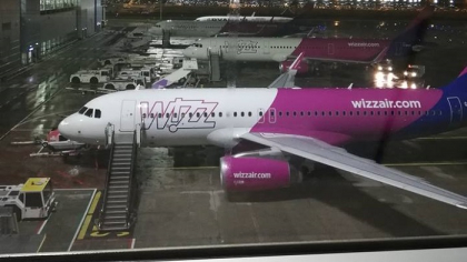 Ce spun reprezentantii companiei WizzAir, despre cursa Londra-Chisinau, care a fost amanata, iar pasagerii au trebuit sa doarma in aeroport: "Pot solicita compensatii"