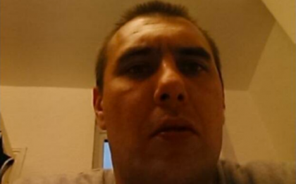 A furat un smartphone, a introdus codul gresit, iar acum politia e pe urmele lui. Ce s-a intamplat de fapt