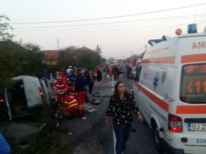 Accident grav in Romania, cu 11 victime. A fost activat planul rosu Accident grav in Romania, cu 11 victime. A fost activat planul rosu