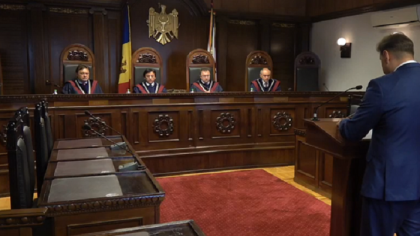 Curtea Constitutionala a examinat sesizarea democratilor. Igor Dodon a fost suspendat din functie: Andrian Candu ii va numi in calitate de ministri pe Silvia Radu si Nicolae Ciubuc - LIVE TEXT Curtea Constitutionala a examinat sesizarea democratilor. Igor Dodon a fost suspendat din functie: Andrian Candu ii va numi in calitate de ministri pe Silvia Radu si Nicolae Ciubuc - LIVE TEXT